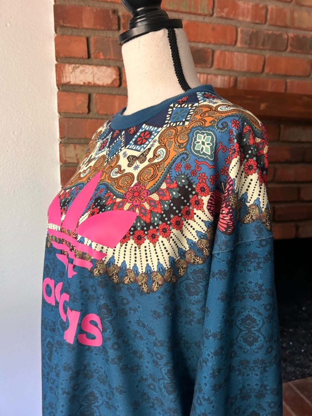 Adidas x FARM Rio Borbomix Butterfly Floral Print Sweatshirt in Multicolor Sz M - Picture 7 of 9